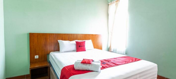 RedDoorz Near Puro Mangkunegaran Hotels in Kota Surakarta