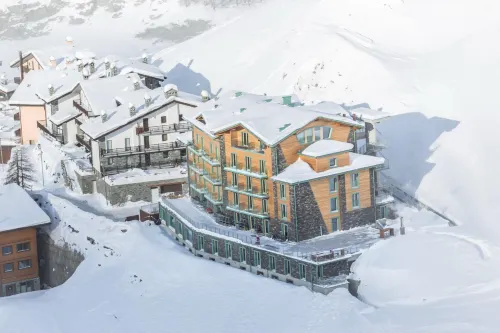 White Angel Hotel - Parking