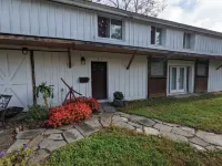 Hay Loft Apartment in Barn - Goshen Hotels in Goshen