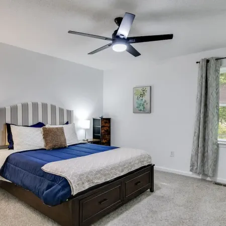 Tranquil Hideaway Home - Pet-friendly