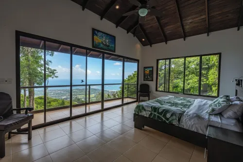 WHALES TAIL View Exotic Designer House 13 acre PRIVACY, Birding  w 50 MILE VIEW