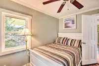 Waterfront Cottage on Sawmill Bay w/ Deck! - Wifi