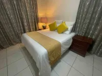 Spacious 4BR Home Pool & Balconies Krantzkloof
