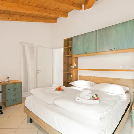 Sara’s Garden Home - Happy Rentals