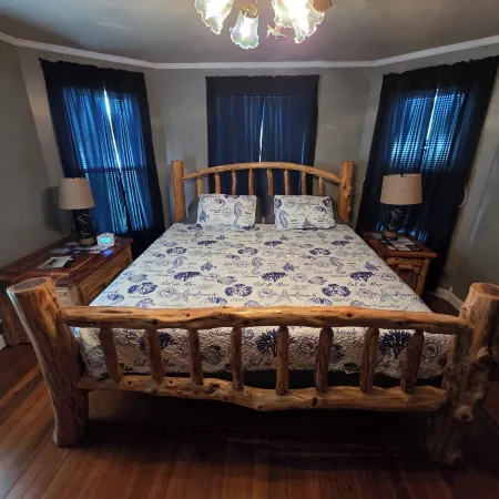 Charming 3-bedroom house in tranquil Oraville minutes from Kinkaid Lake.