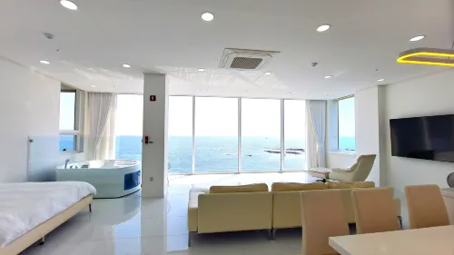 Pohang Vida Feliz Pool Villa