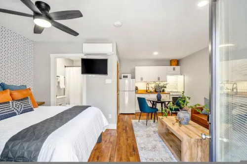 Stylish Studio Near Downtown Attractions
