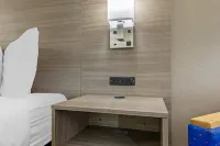 Red Roof Inn & Suites Philadelphia - Bellmawr - Motels