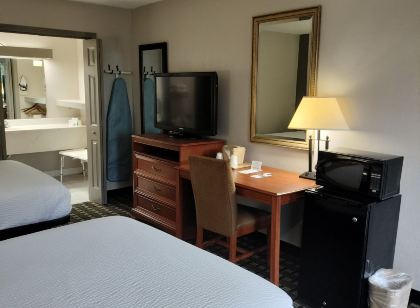Days Inn & Conf Center by Wyndham Southern Pines Pinehurst