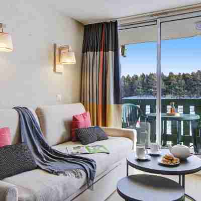 Scenic Family Apartment in the Pyrenees Rooms
