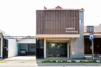 RedDoorz near RSUD Kardinah Tegal - Guest houses