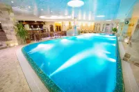 Carlsbad Plaza Medical Spa & Wellness Hotel - Pools