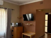 Laroza Guest House Hotels in Rustenburg