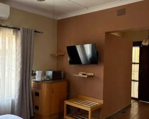 Laroza Guest House Hotels in Rustenburg