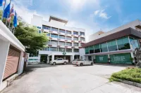 The Singora Hotel - parking