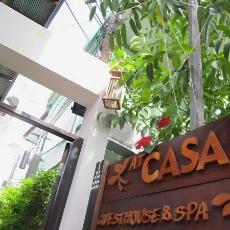 At Casa Guesthouse Amphawa