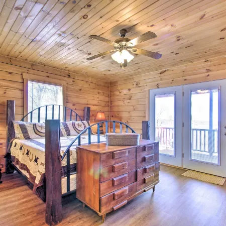 Large Cabin w/ Deck Overlooking Norfork Lake!