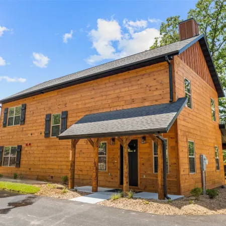Lakesides Retreat With Amenities