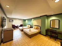 โรงแรมตาไกไต คันทรี่ - สระว่ายน้ำแบบอินฟินิตี้