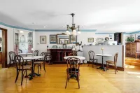 Inn at the Oaks - Homestays