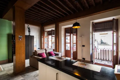 Apartamentos Reyes Católicos by Medina Living - Condos