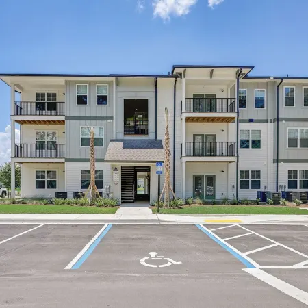 Lush Emerald Nr JAX INT Airport & Shopping