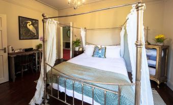 James' Place at Brynawel