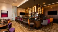 Holiday Inn & Suites MONTREAL CENTRE-VILLE OUEST by IHG - bar