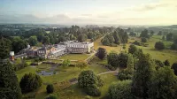 Buxted Park Country House - parking