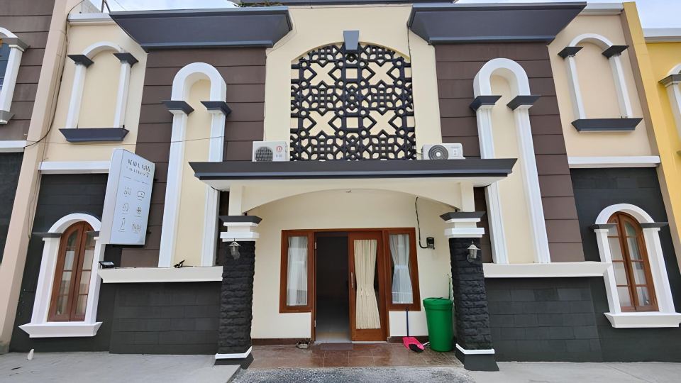Adiputra Guesthouse 2