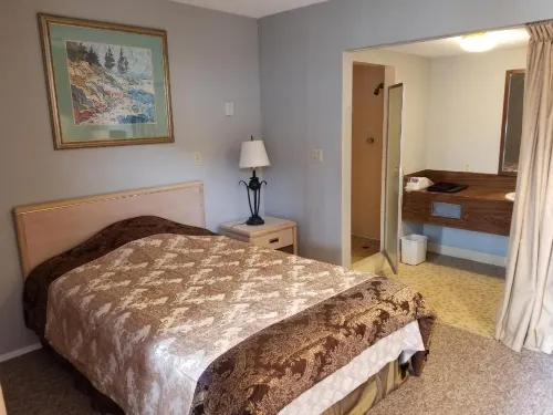 Slumber Lodge Williams Lake - parking