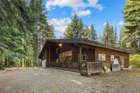 Elk Tracks Lodge - 2-Star