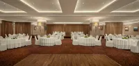 Mediterranean Beach Hotel - 4-Sterne