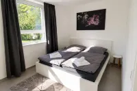 Apartment mit Terrasse - Homestays