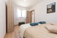 House Mirakul Near Krka With Private Pool - Kolam Renang