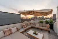 Downtown Raleigh Rooftop Retreat - Skyline Views - Kondo