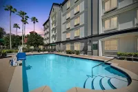 La Quinta Inn & Suites by Wyndham Tampa Brandon Regency Park - 2-Star
