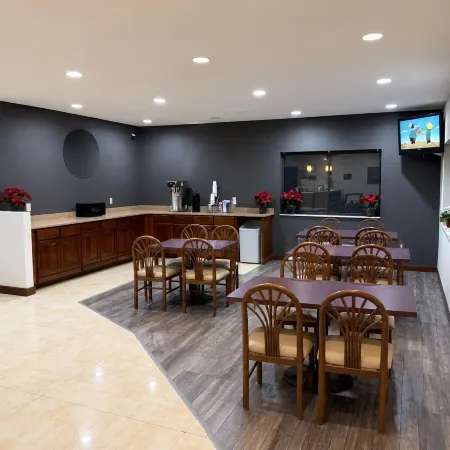 Days Inn by Wyndham Topeka