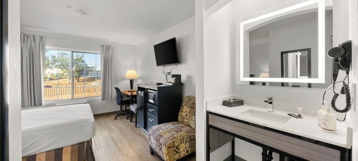 Ramada by Wyndham Ontario Hotels in Ontario