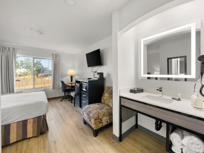 Ramada by Wyndham Ontario
