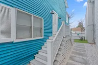 Downtown Flat Walk to Dining Shops Sleeps 4 - 4 tähden