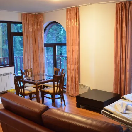 Persey Flora Apartments