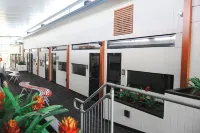 Stay Motel - Formerly Room Motels Gympie - parking
