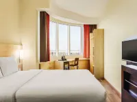 Ibis Yanbu Saudi Arabia - Pools