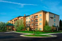 Courtyard Detroit Pontiac/Auburn Hills - parking