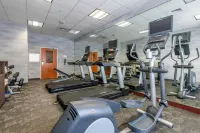 Fairfield Inn & Suites Holiday Tarpon Springs - Parkplatz