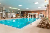 Delta Hotels Kalamazoo Conference Center - parking