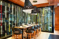 Four Points by Sheraton Kelowna Airport - Barer