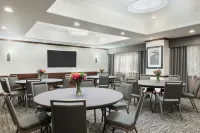 Hampton Inn Hartford-Airport - parking