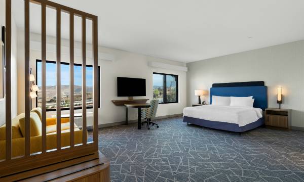 Hampton Inn & Suites by Hilton Corona